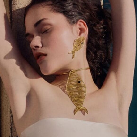 New! Zara Fish Earrings - Picture 1 of 7